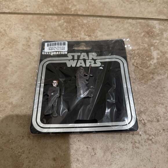 Star Wars Celebration Chicago 2019 2 of 3 pins - Picture 2 of 3